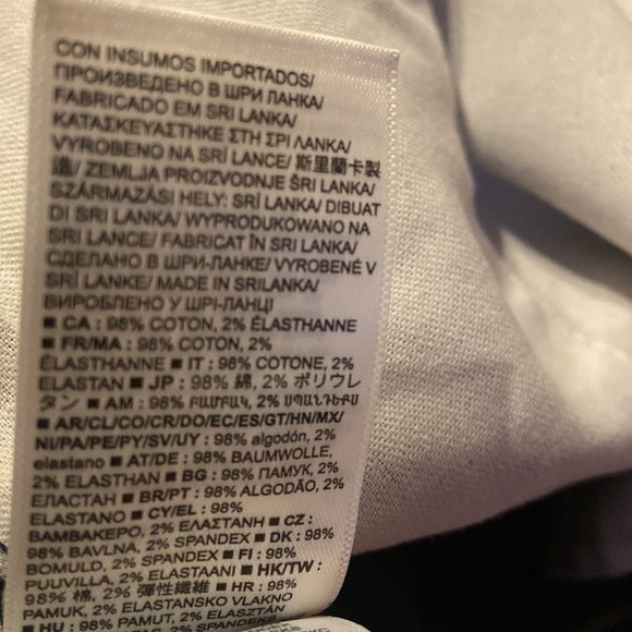 NWT GAP Size 38 12” Black Short - Picture 7 of 7